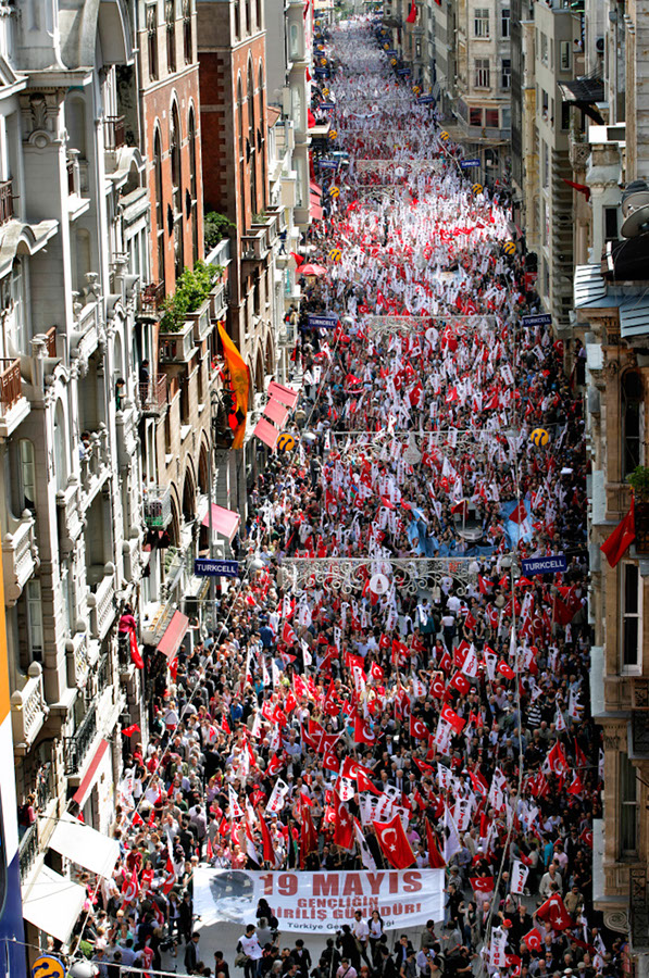 TGB_19 mayıs yürüyüşü_istiklal cad