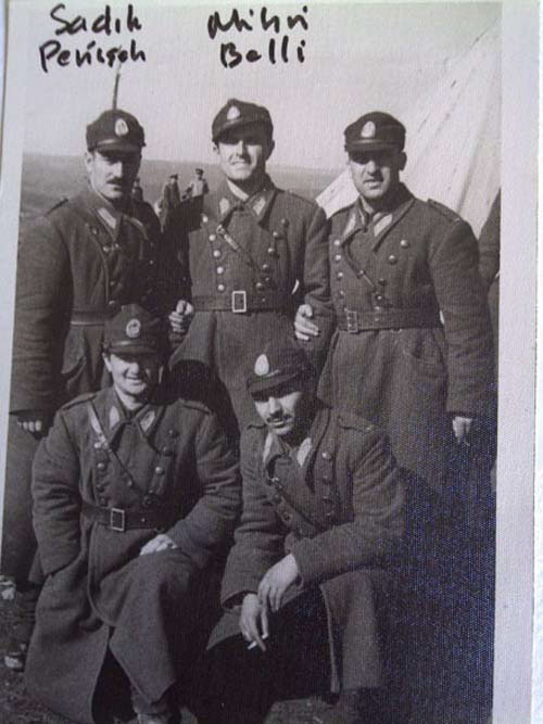 Mihri Belli, Sadık Perinçek,Askerde